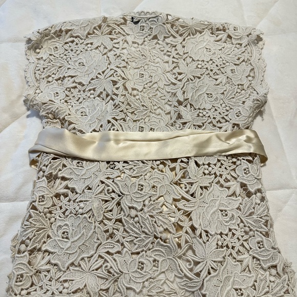 Adrienne Landau Cream Lace Top with Silk Sash Beautiful Medium - Picture 2 of 4